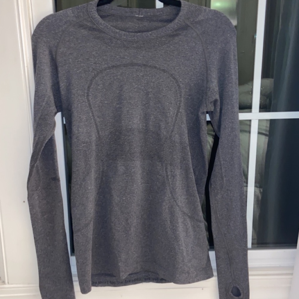 Grey lululemon swiftly tech long sleeve size 8